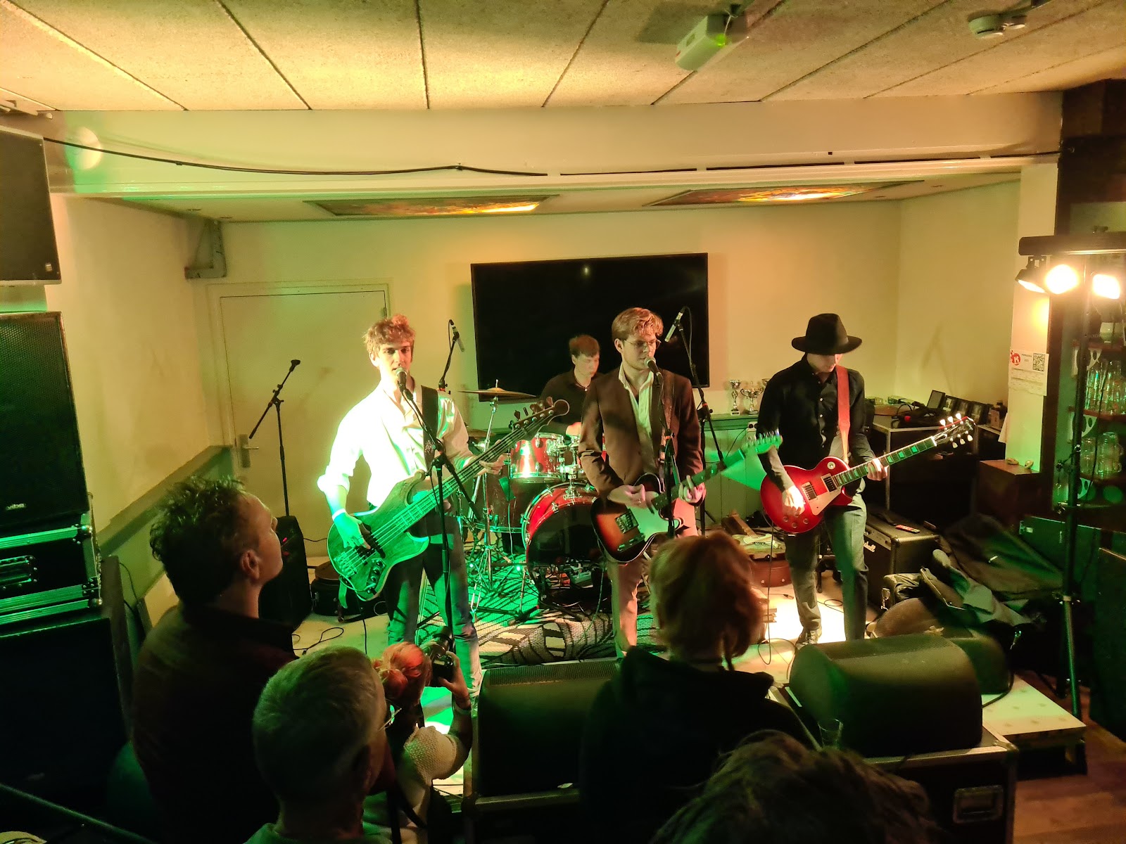 Vierkoppige band live