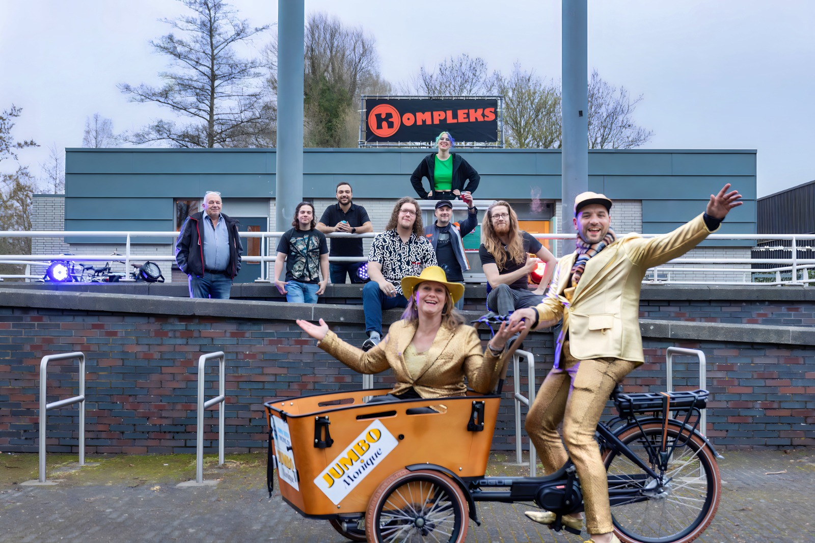 Groep voor het pand